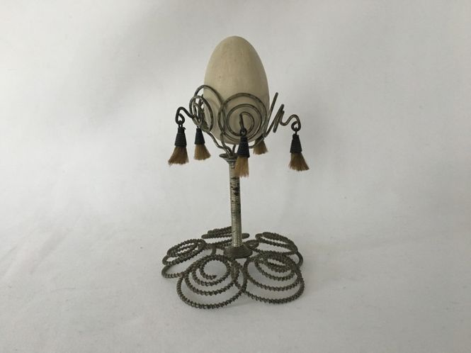 Hovedbilde Eggeglass i trådarbeid