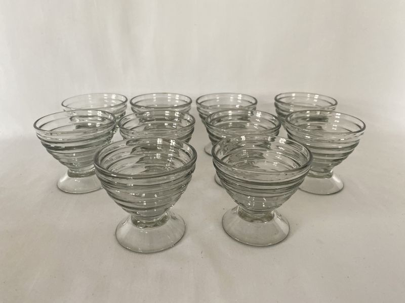 Store likørglass
