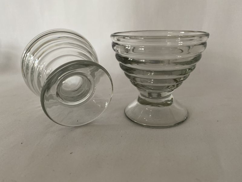 Store likørglass